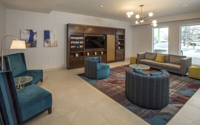 Comfortable lobby lounge perfect for co-working at Holiday Inn Conference Center Edmonton South.