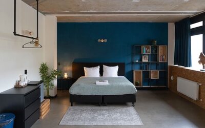 Romantic king room at Urban Hotel The Golden Stork.