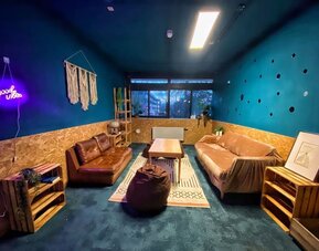 Lounge and coworking space at Urban Hotel The Golden Stork.