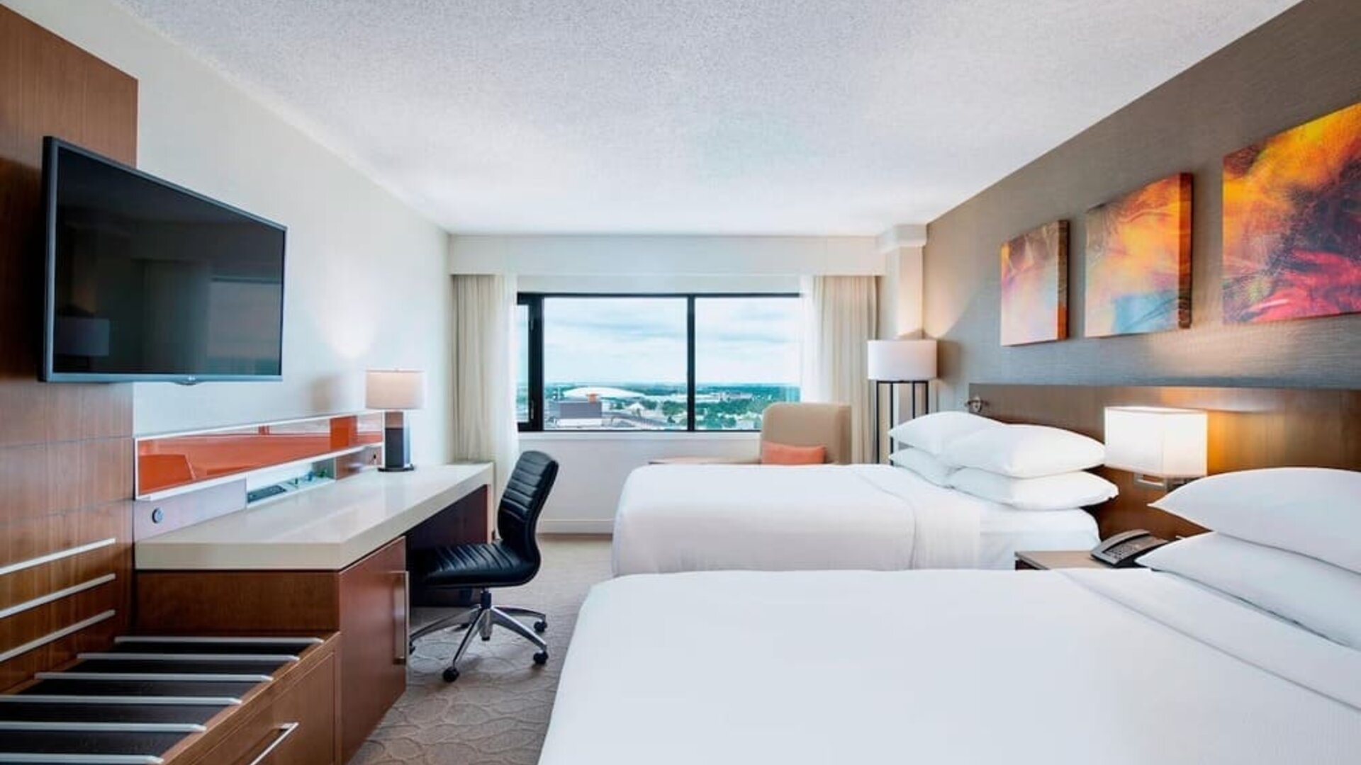 Day use twin room with work desk at Delta Hotel By Marriott Regina.