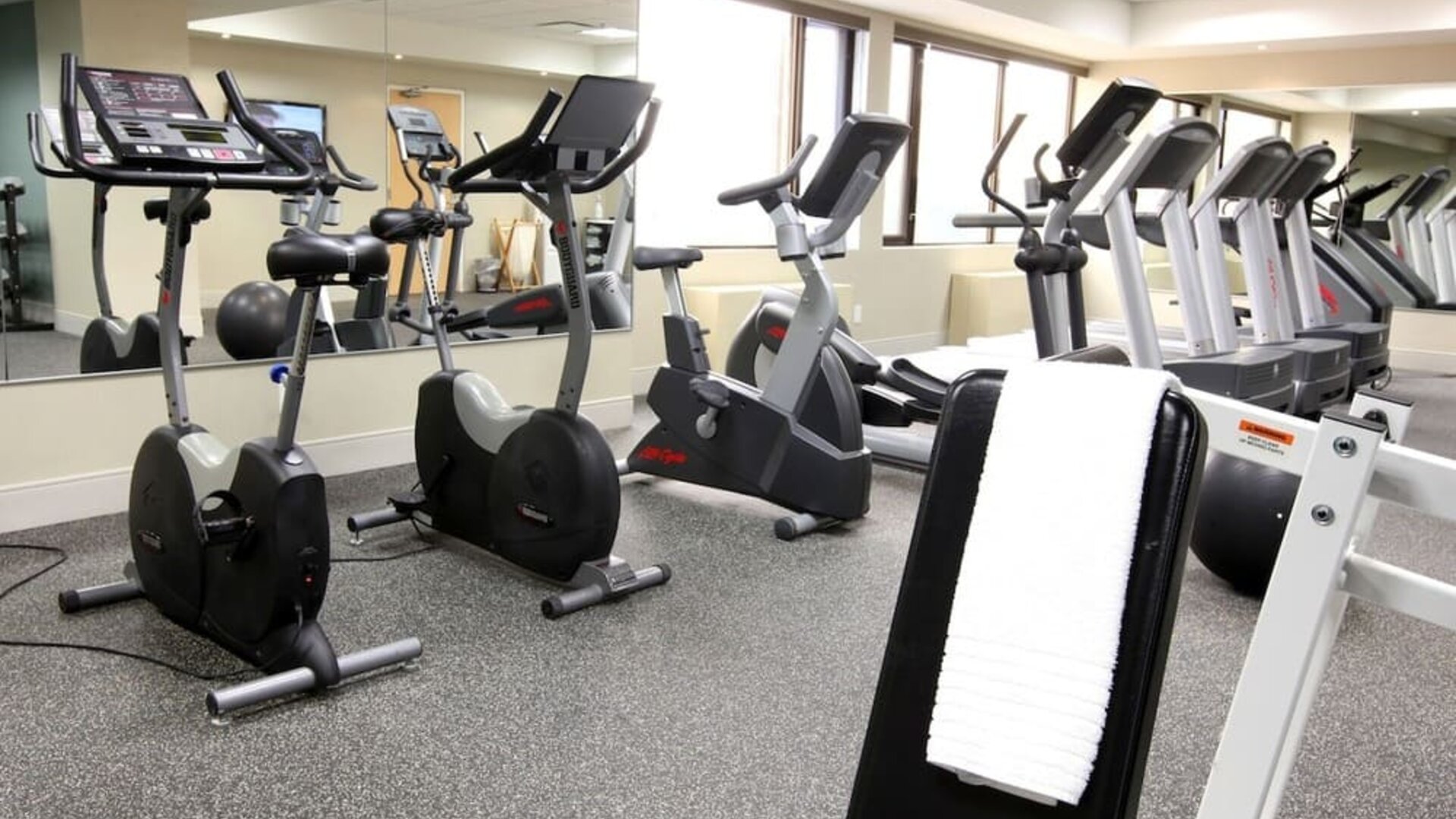 Fitness center at Delta Hotel By Marriott Regina.