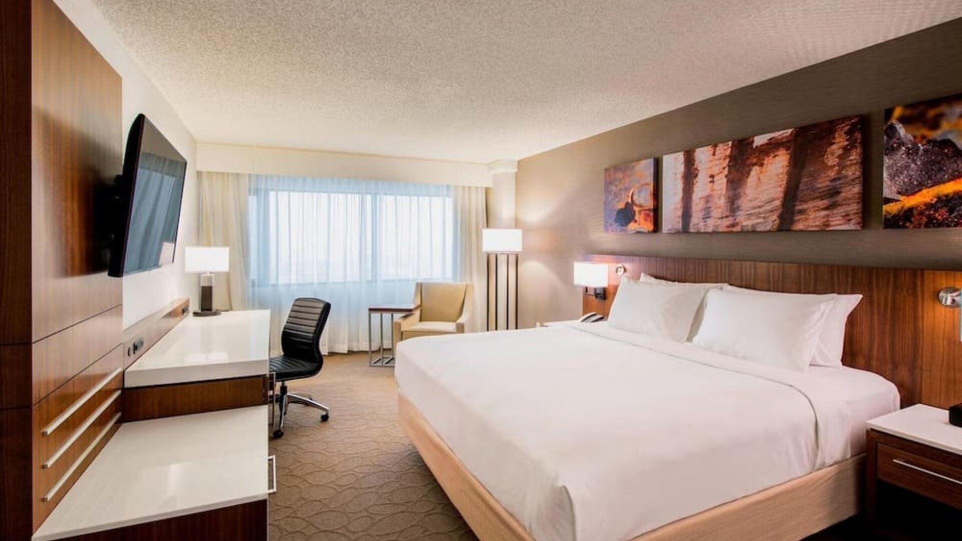 Standard day use room with work desk at Delta Hotel By Marriott Regina.