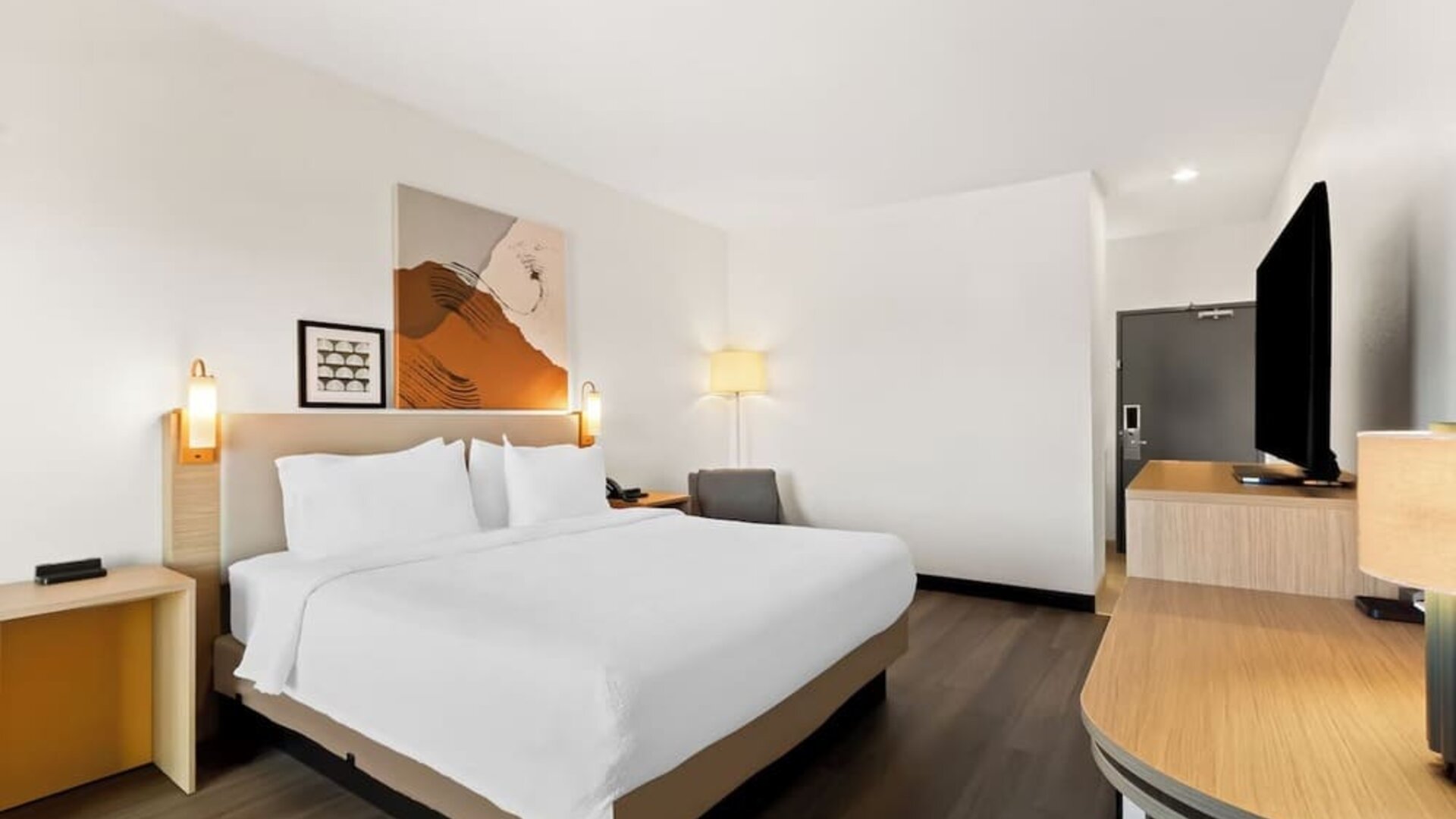 Day use room with natural light at Spark By Hilton Fountain Hills Scottsdale.