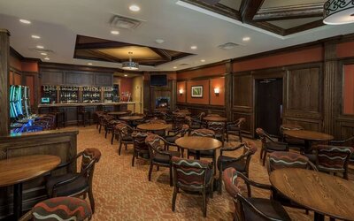 Hotel bar with lounge area at Best Western Plus Winnipeg Airport.