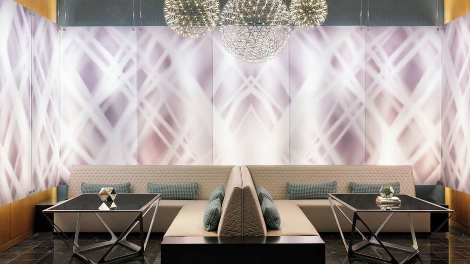 Lobby and coworking lounge at Crystal Gateway Marriott.