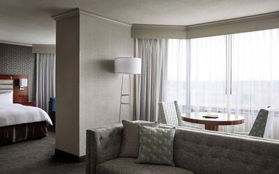 Day use room with living area at Crystal Gateway Marriott.