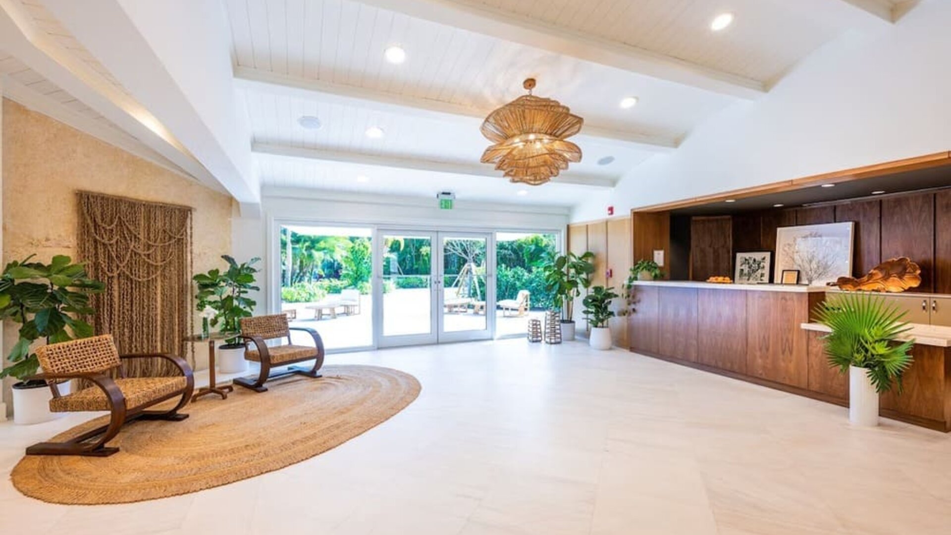 Hotel reception at Islander Resort Oceanside.