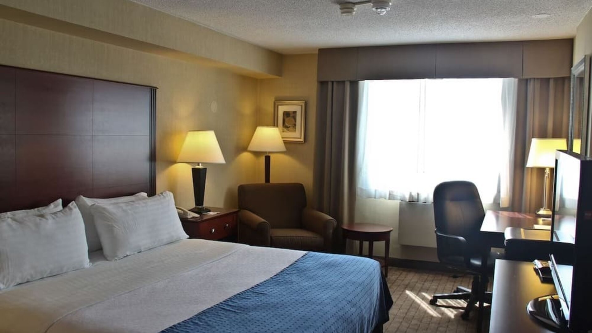 Day use room with work desk at Holiday Inn Winnipeg Downtown.