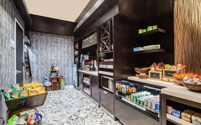 Snack bar at Hilton Garden Inn New York/West 35th Street.