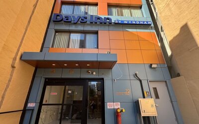Hotel entrance at Days Inn Chinatown NYC.
