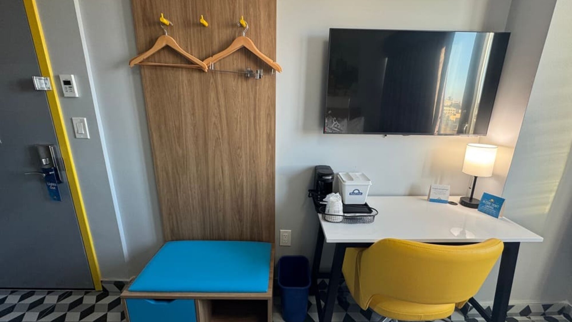 Work station at Days Inn Chinatown NYC.