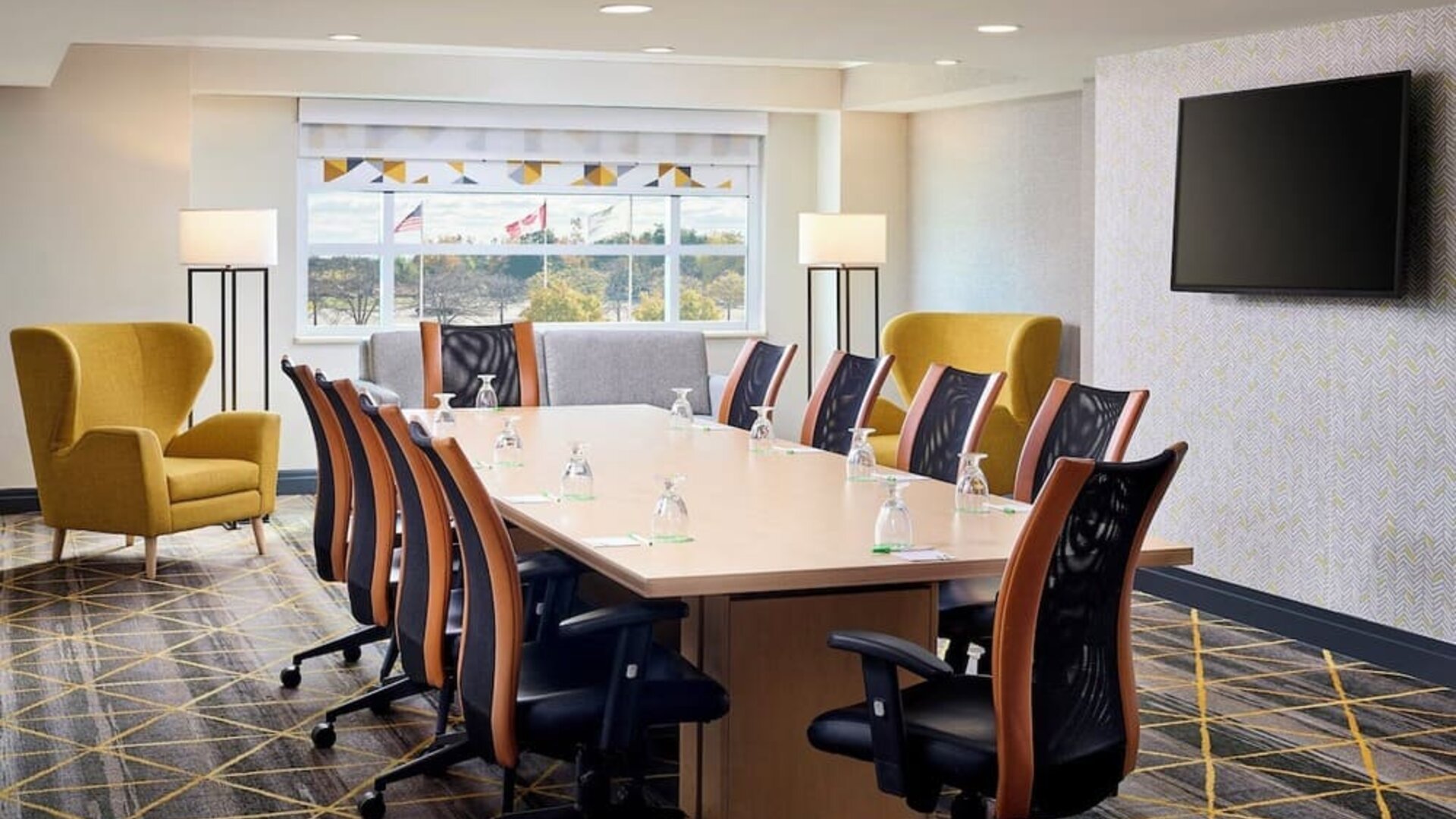 Professional meeting room at Holiday Inn & Suites Oakville At Bronte.