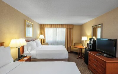 Day use twin room at Holiday Inn Laval Montreal.
