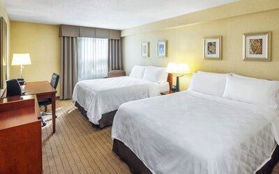 Day use twin room with work desk at Holiday Inn Laval Montreal.