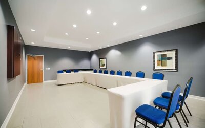 Meeting room at Best Western Sugar Land Inn.