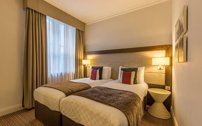 Day use twin room at Thistle Holborn, The Kingsley Hotel.