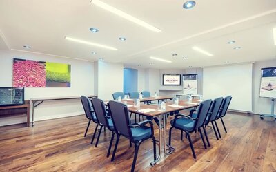 Professional meeting room at Mercure Hotel London Paddington.
