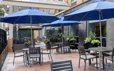 Veranda perfect for coworking at Holiday Inn Express New York City - Chelsea.