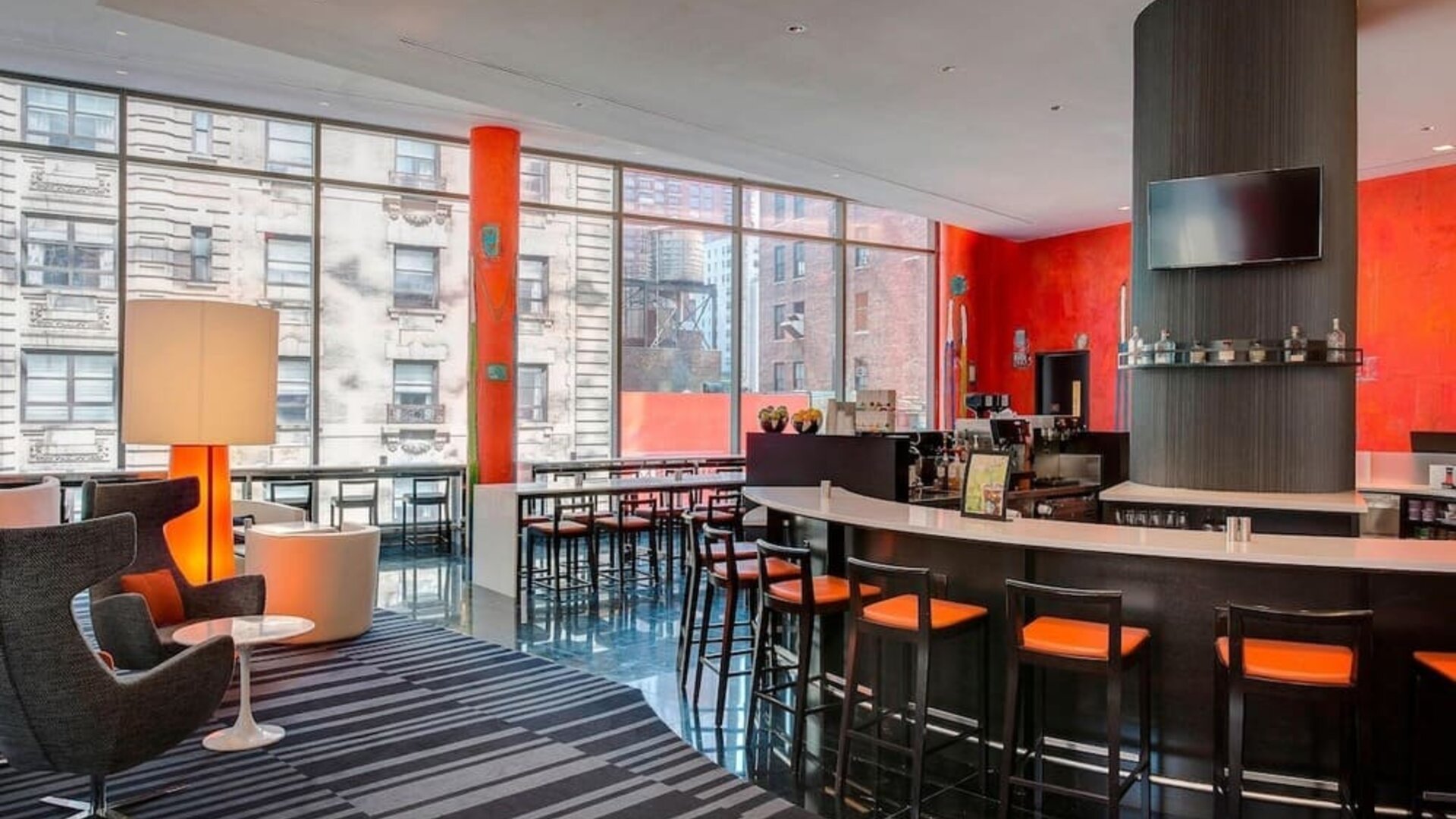 Hotel bar perfect for coworking at Courtyard By Marriott New York Manhattan/Central Park.