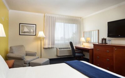 Day use room with work desk at The Marina Inn On San Francisco Bay.