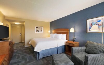 Comfortable king room at Hampton Inn New York - LaGuardia Airport.