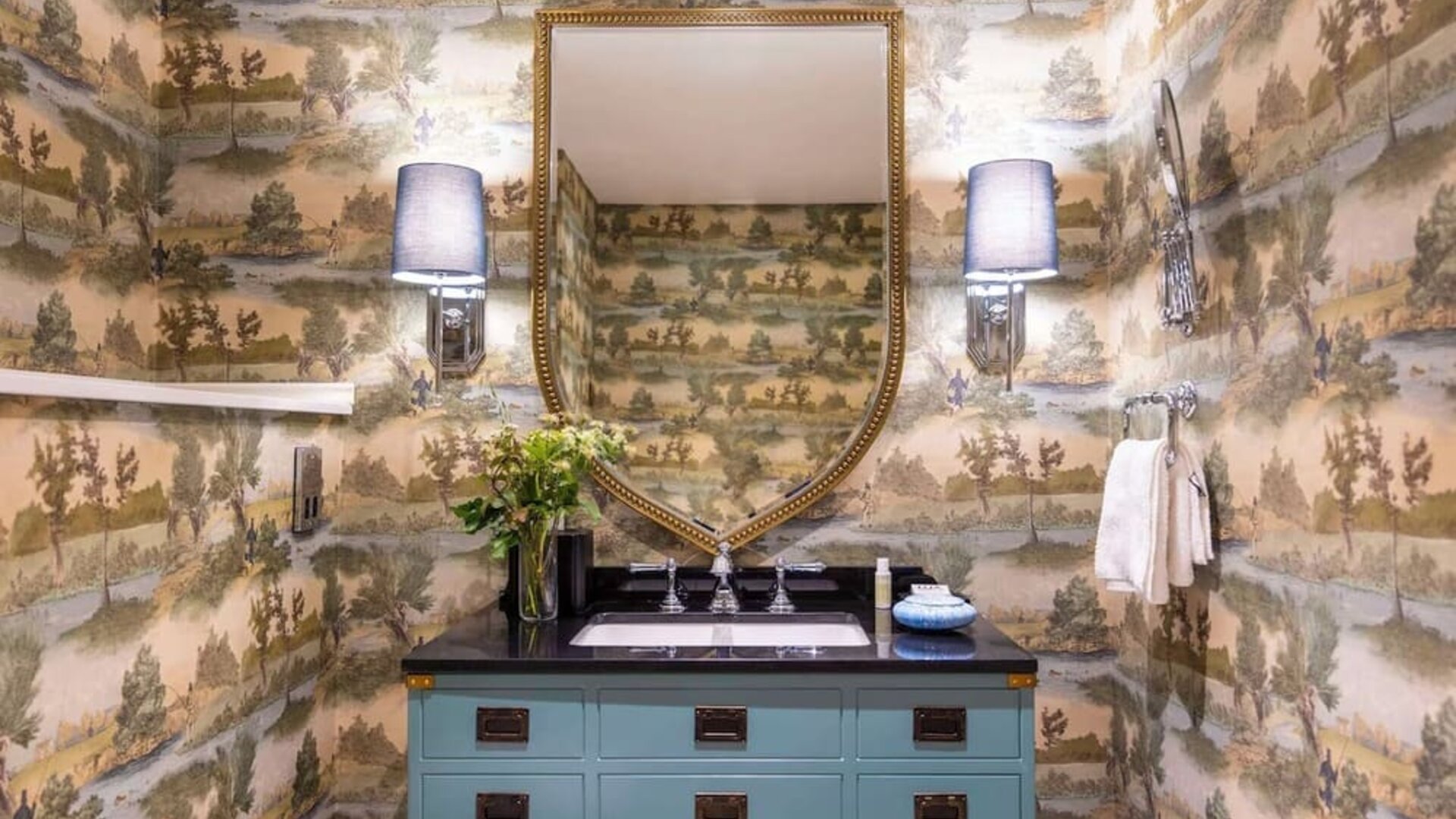 Guest bathroom at Graduate By Hilton Cambridge.