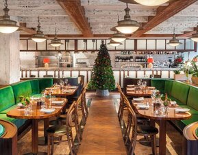 Dining room at Graduate By Hilton Cambridge.