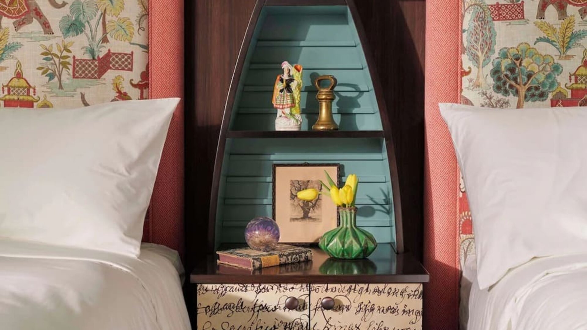 Queen beds at Graduate By Hilton Cambridge.