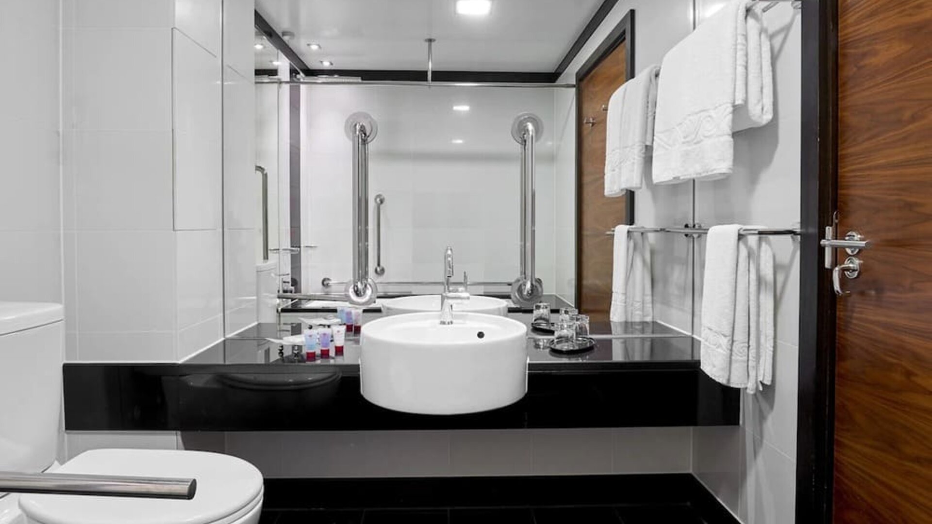 Guest bathroom at Leonardo Royal Hotel London Tower Bridge.