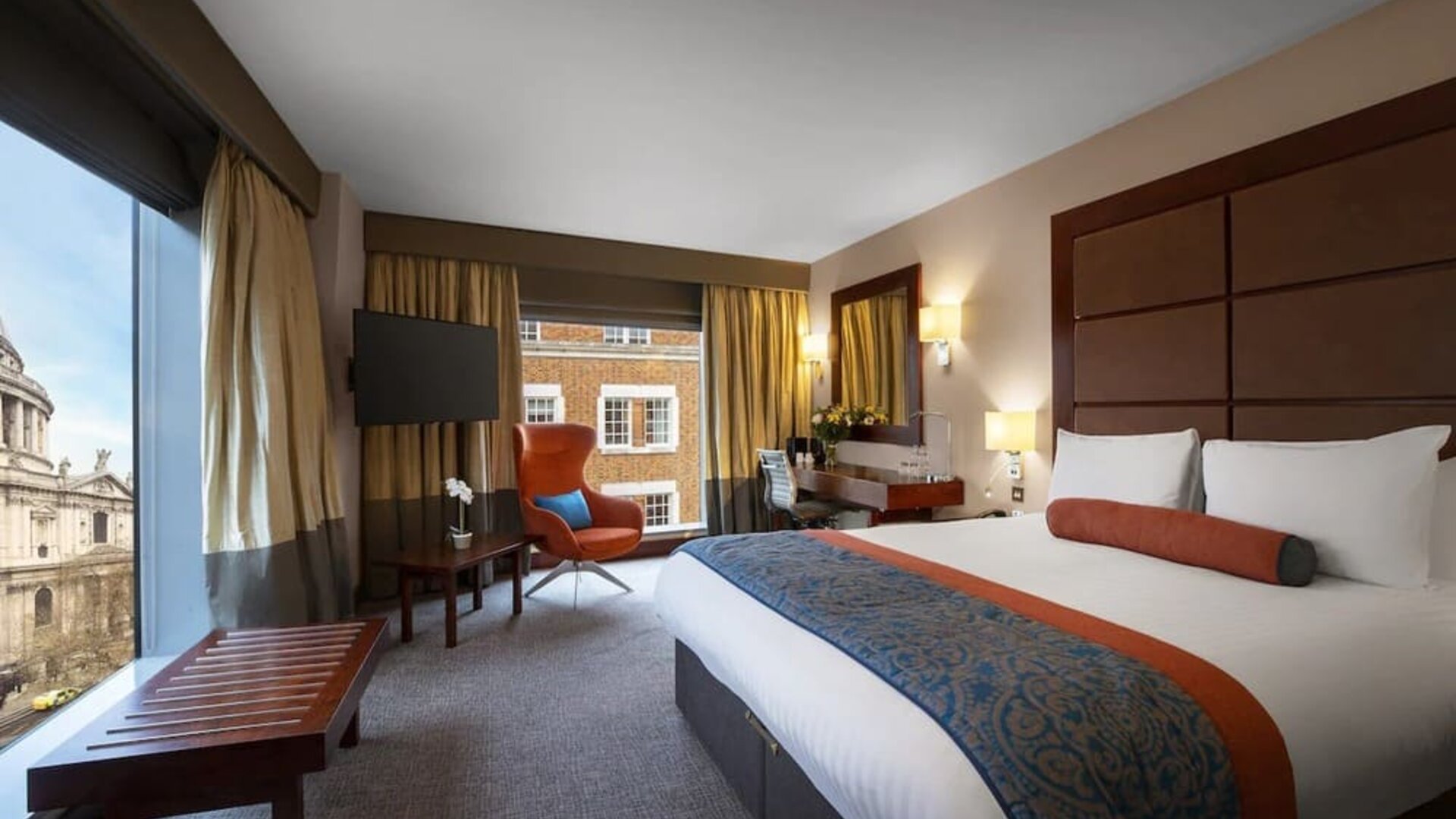 Delux day use room with wonderful view of the city at Leonardo Royal St Paul's Hotel.