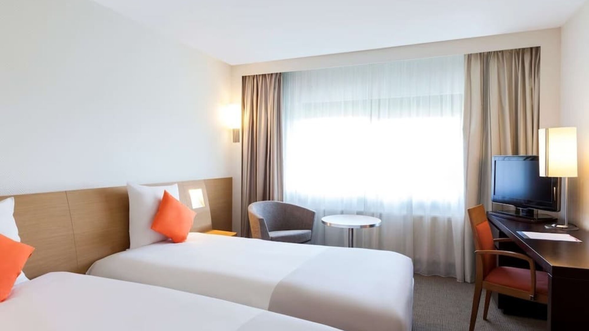 Day use twin room with work desk at Novotel Manchester West.