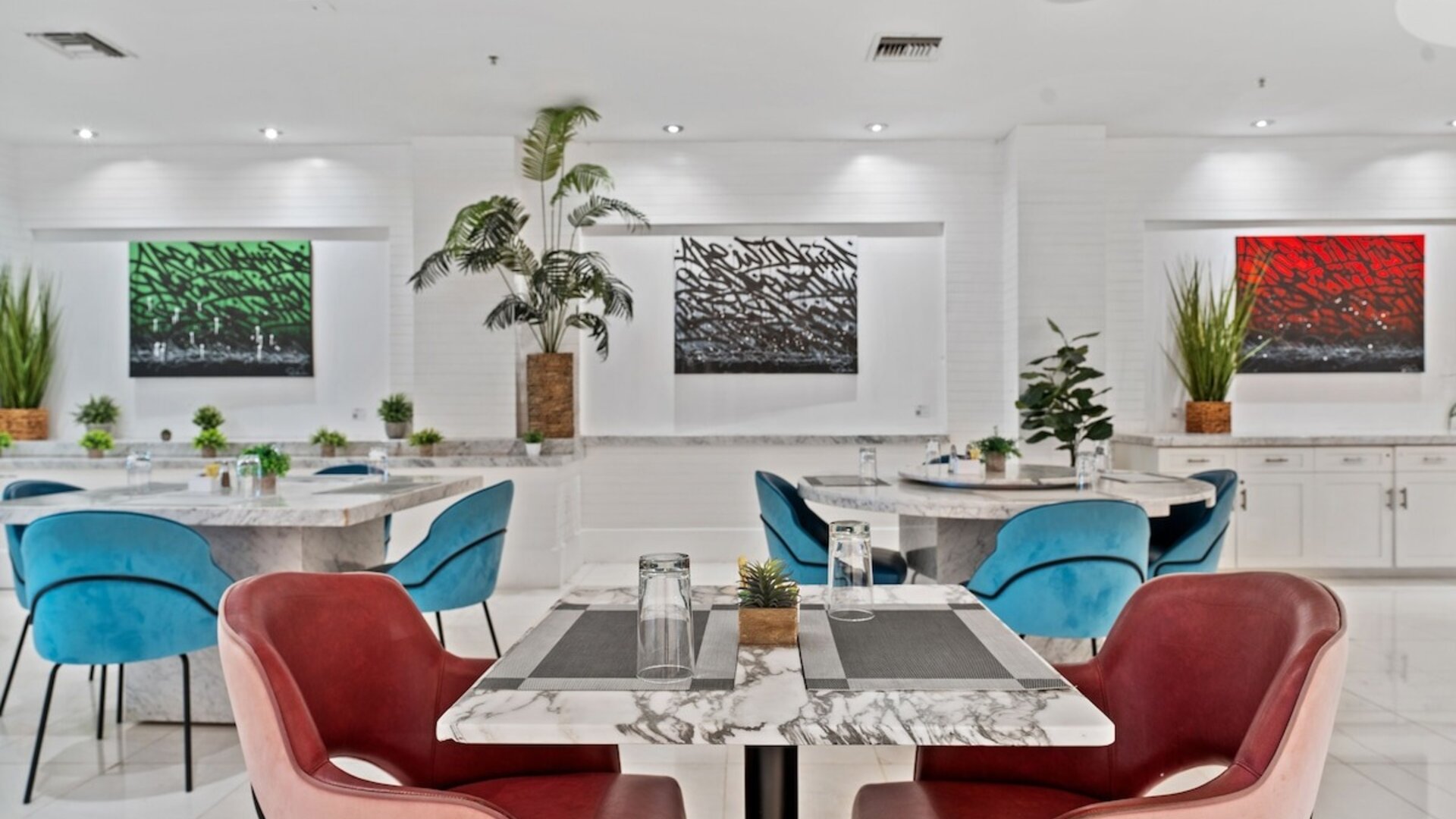 Dining area perfect for coworking at The Sagamore Hotel South Beach.
