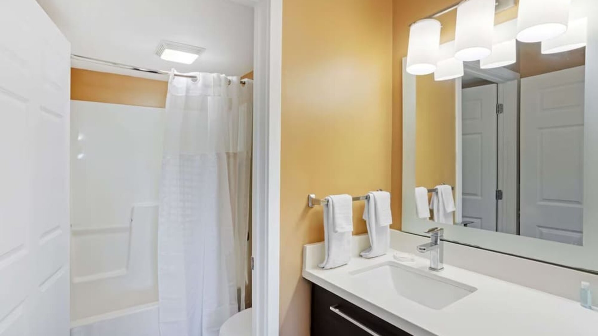 Guest bathroom at MainStay Suites Mt. Laurel - Philadelphia.