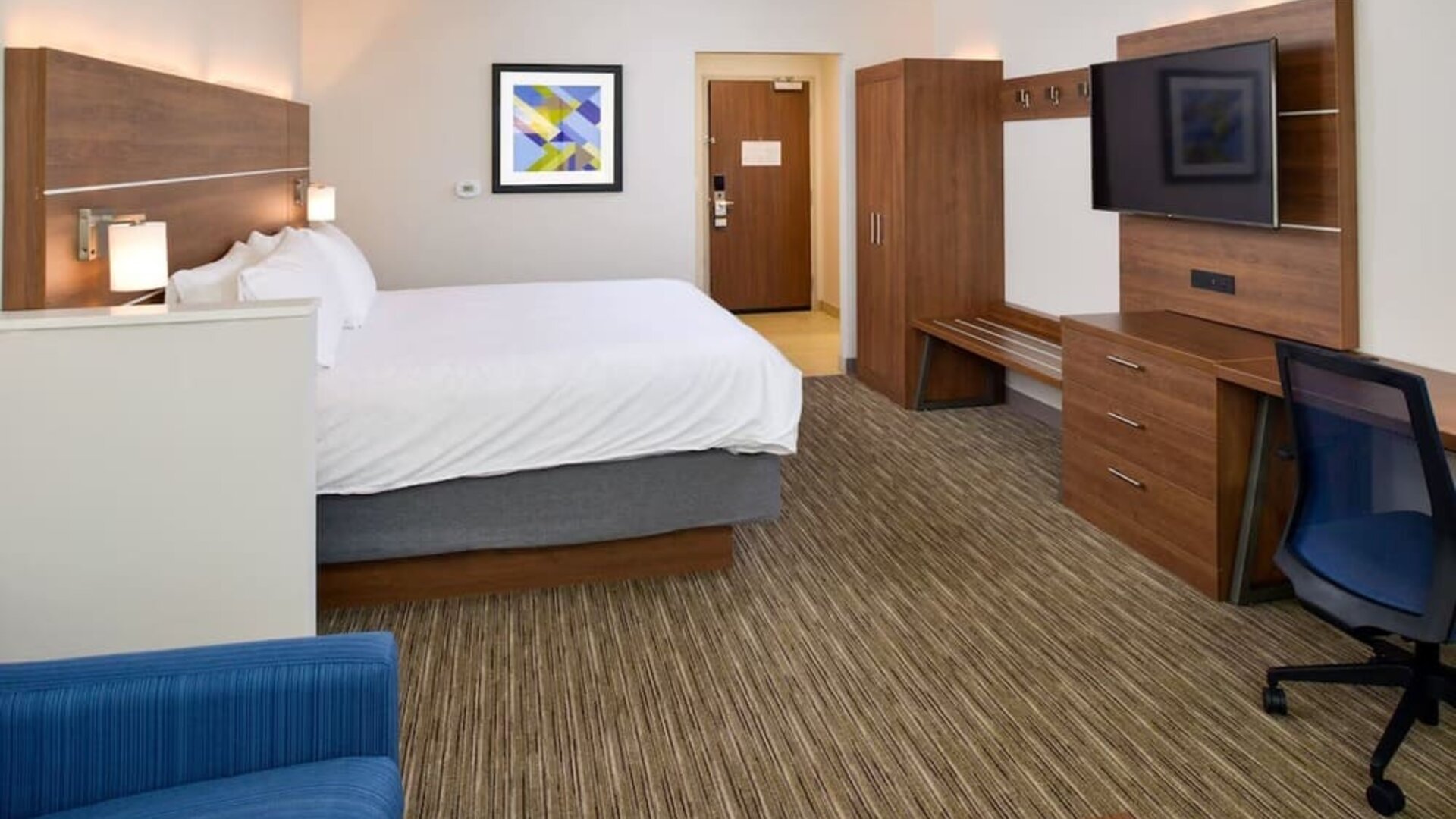 Day use room with work desk at Holiday Inn Express & Suites Ottumwa.