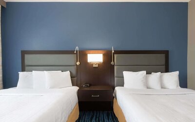 Day use twin room at Hotel 1550 SFO.