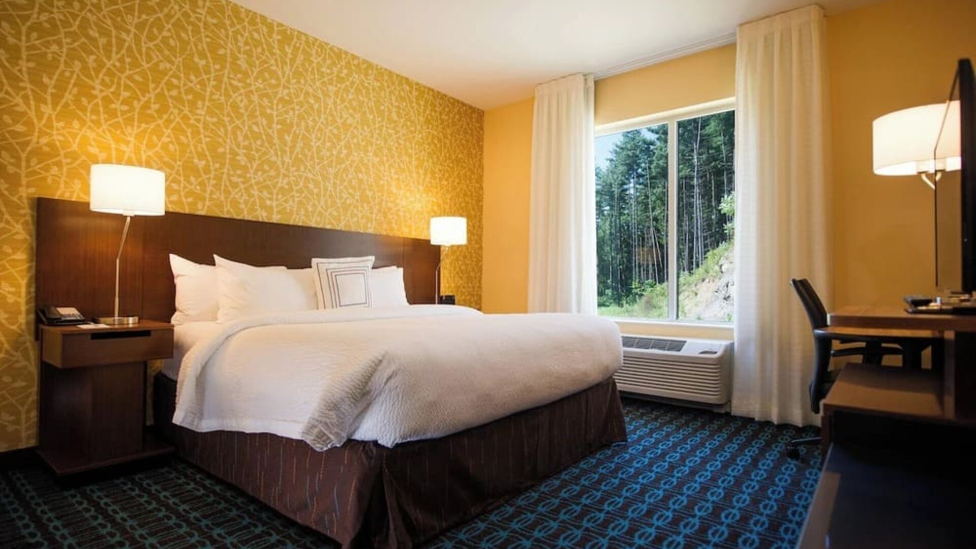 Day use room with natural light at Fairfield Inn And Suites Cambridge Ohio.