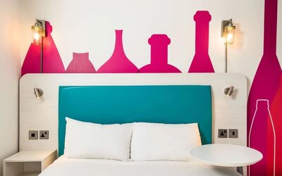 King bed at Ibis Styles Barnsley.