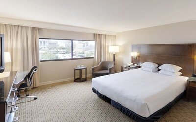 Day use room with work desk at Hyatt Regency Milwaukee.
