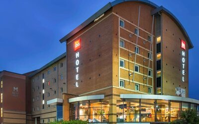 Hotel exterior at ibis Leicester City.
