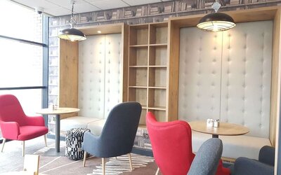 Lounge sitting at ibis Leicester City.