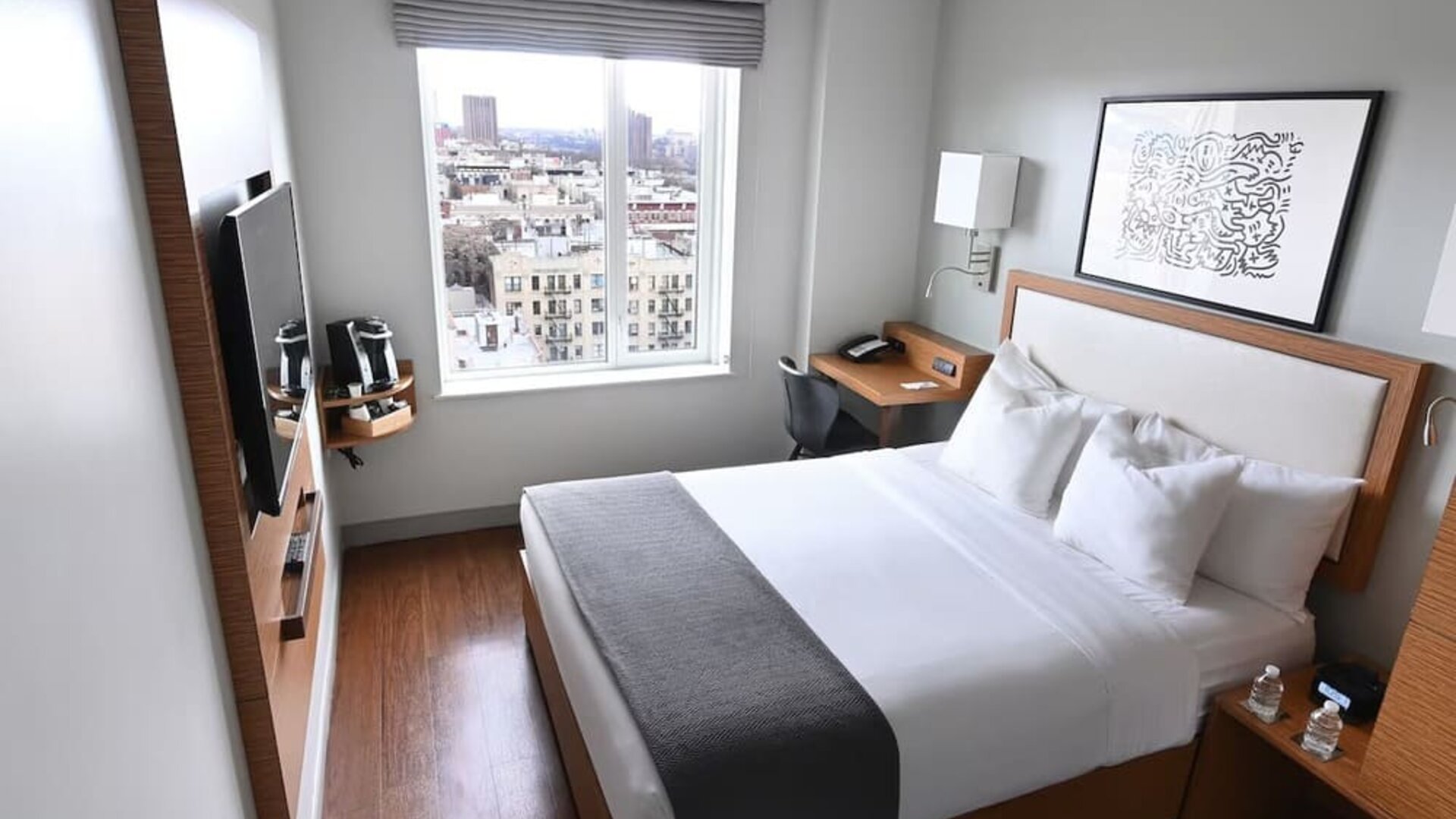 Day use room with natural light at Edge Hotel NYC.
