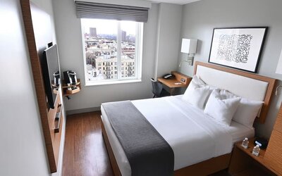 Day use room with natural light at Edge Hotel NYC.
