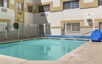 Refreshing outdoor pool at Comfort Suites Phoenix Airport.