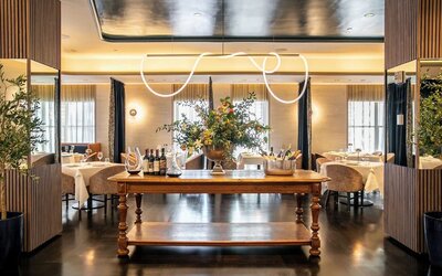 Restaurant dining at The Knickerbocker Hotel.