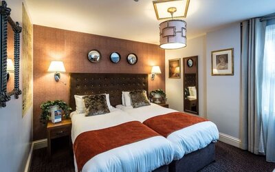 Day use twin room at Mercure Nottingham City Centre Hotel.