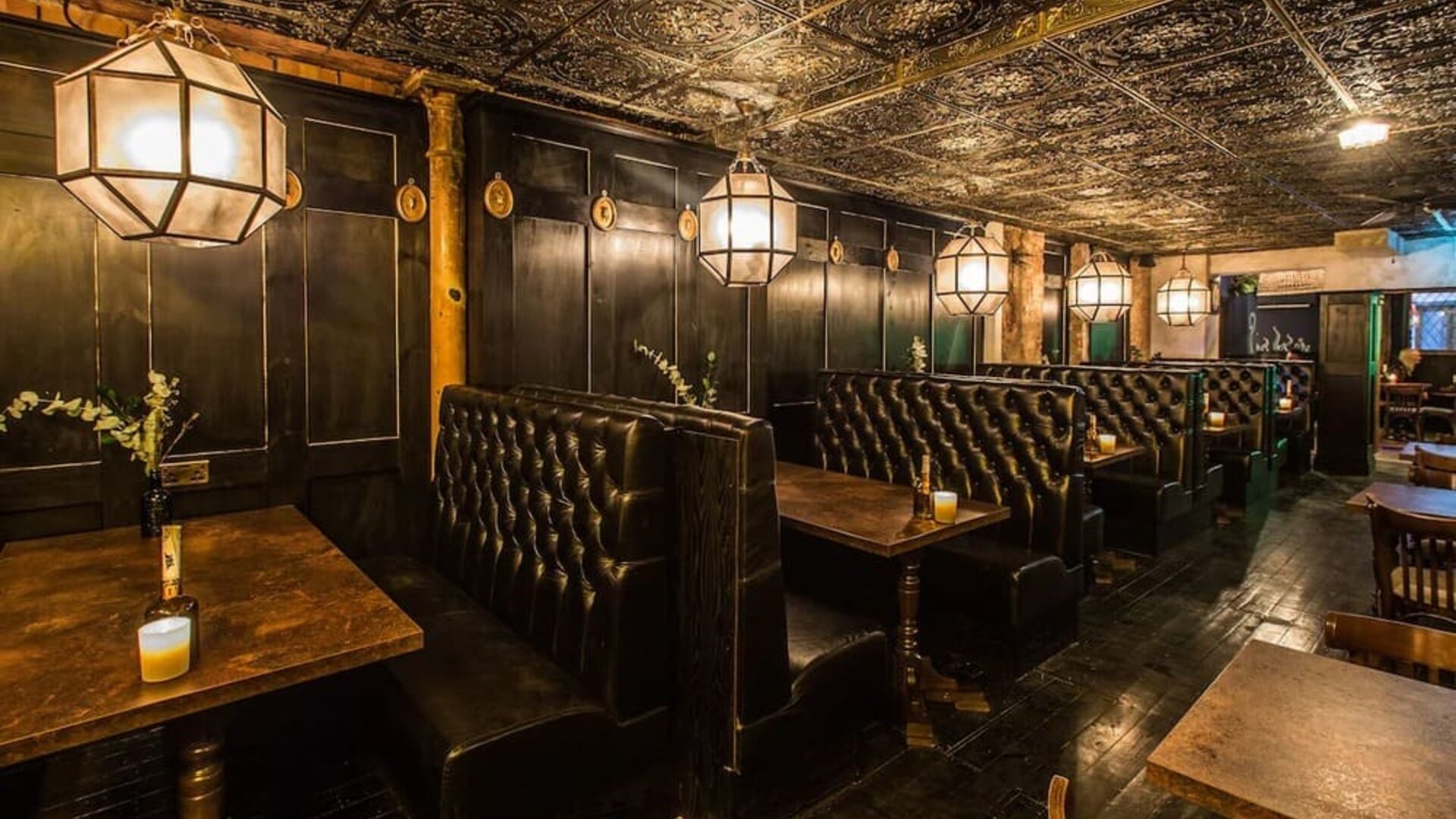 Hotel restaurant at Mercure Nottingham City Centre Hotel.