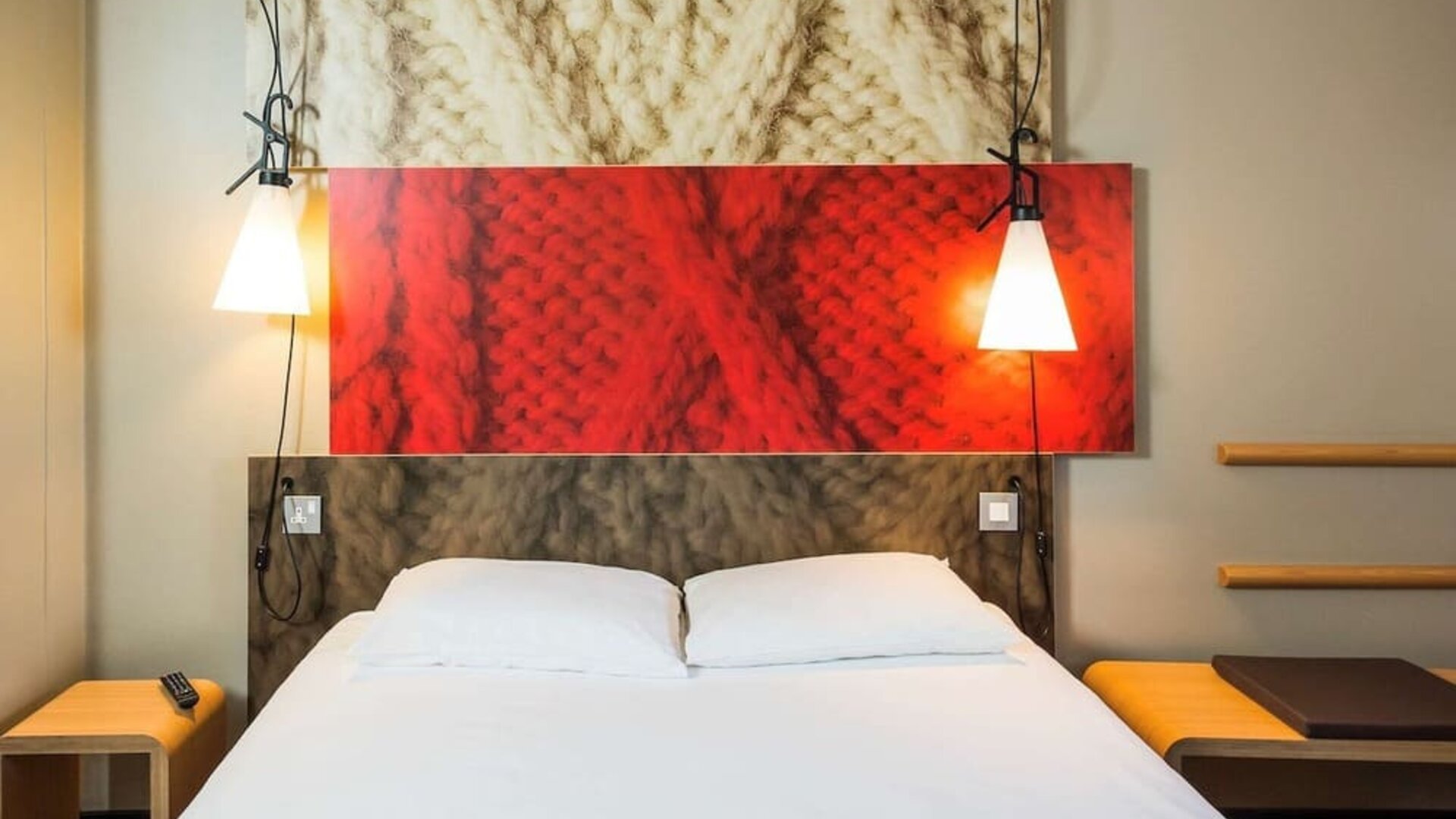 King bed at ibis Sheffield City.