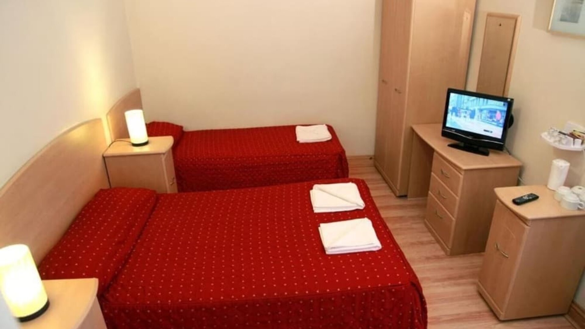 Day use twin room at Elmwood Hotel.