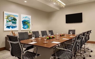 Meeting room at Embassy Suites Boulder.
