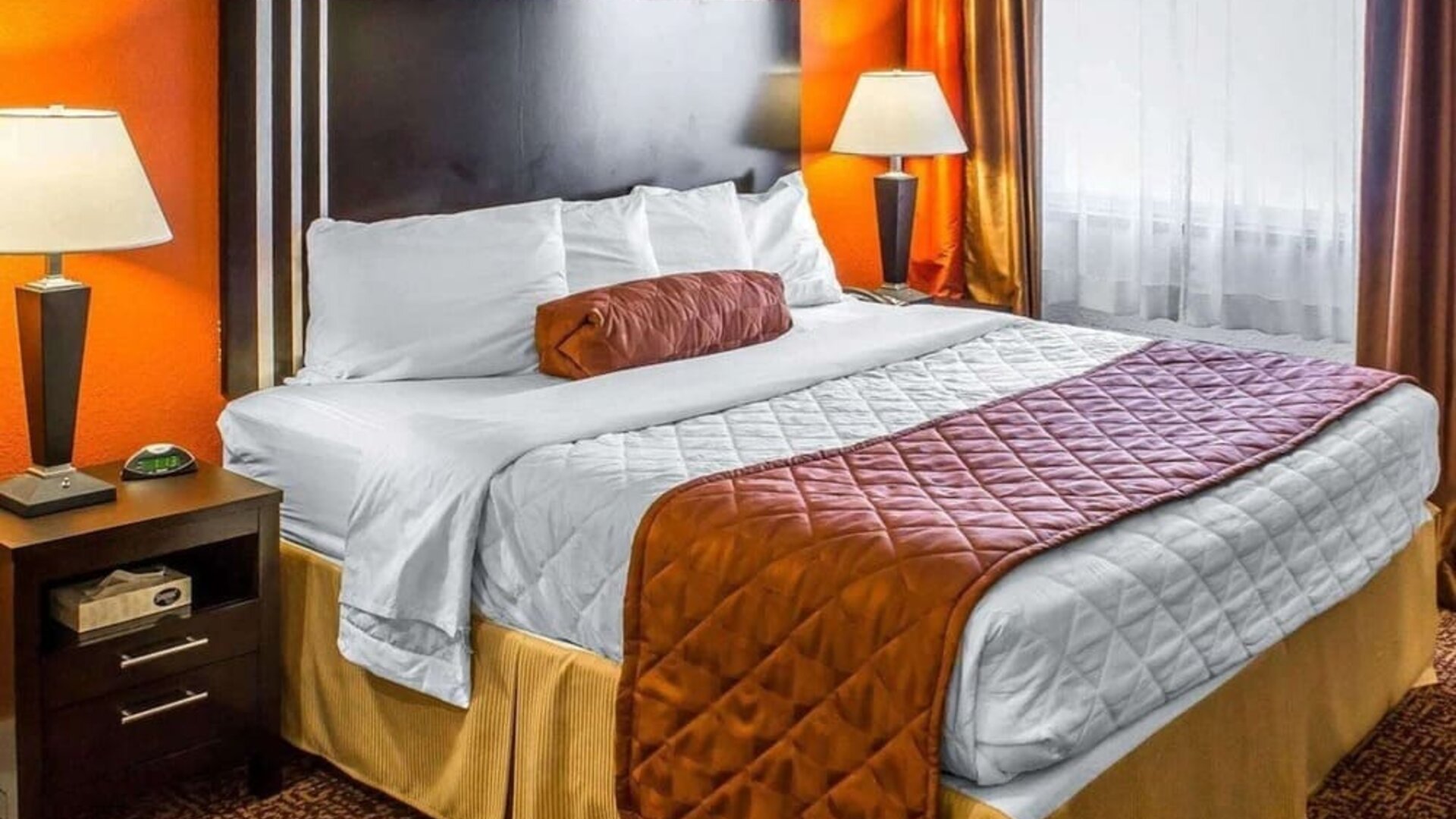 Day use room with natural light at Rodeway Inn Milford.
